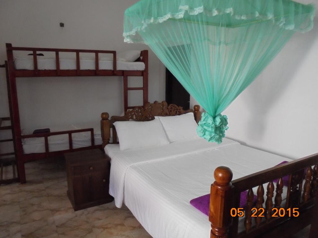The Hotel Paradise Katunayaka Pokój zdjęcie