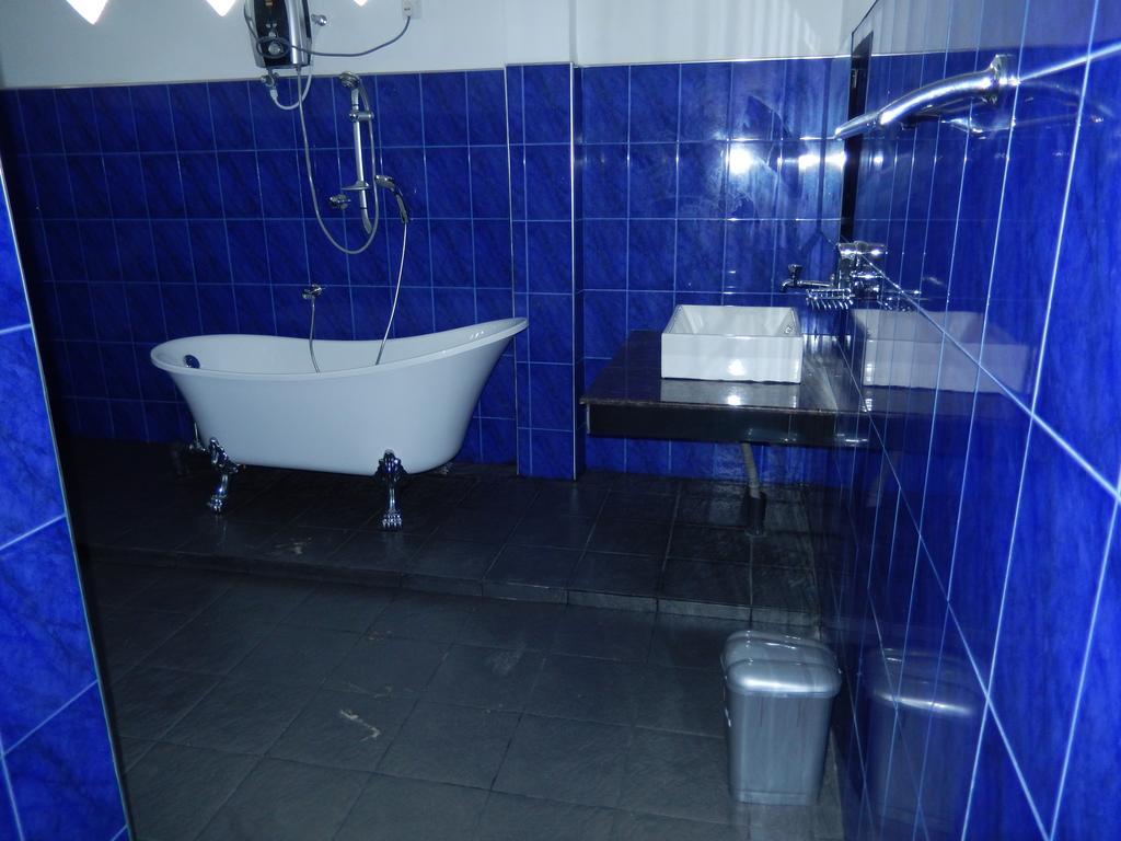 The Hotel Paradise Katunayaka Zewnętrze zdjęcie